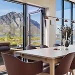 Willa Seafront Luxury Near Henningsvaer Kleppstad