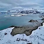 Seafront Luxury Near Henningsvaer Kleppstad