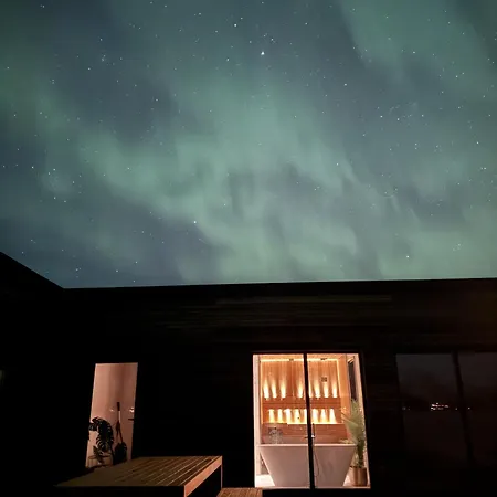 New - Seafront Luxury Near Henningsvaer Villa