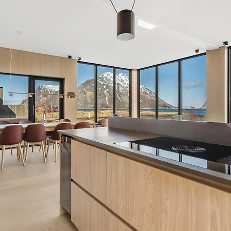 Villa New - Seafront Luxury Near Henningsvaer