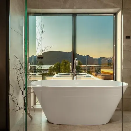 New - Seafront Luxury Near Henningsvaer * Kleppstad