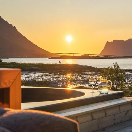 Villa New - Seafront Luxury Near Henningsvaer