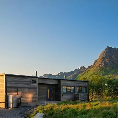 Villa New - Seafront Luxury Near Henningsvaer *