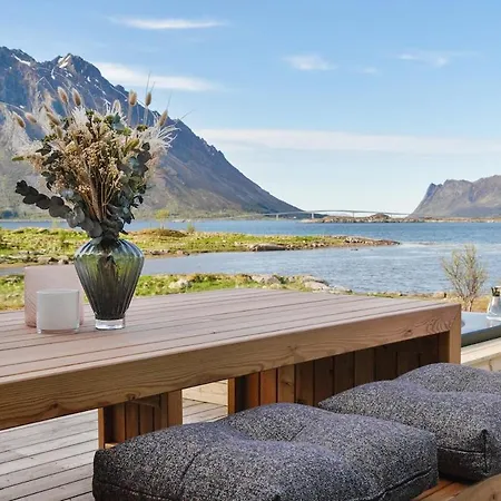 New - Seafront Luxury Near Henningsvaer