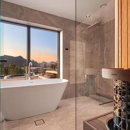 Villa New - Seafront Luxury Near Henningsvaer *