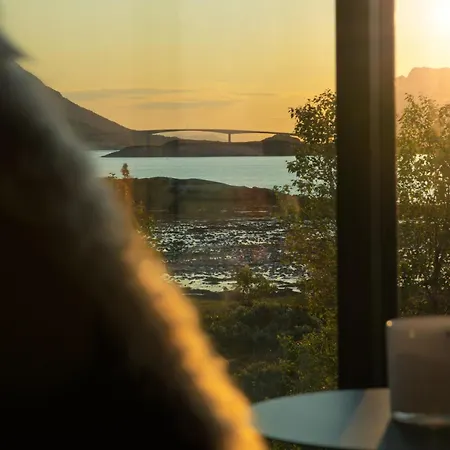New - Seafront Luxury Near Henningsvaer