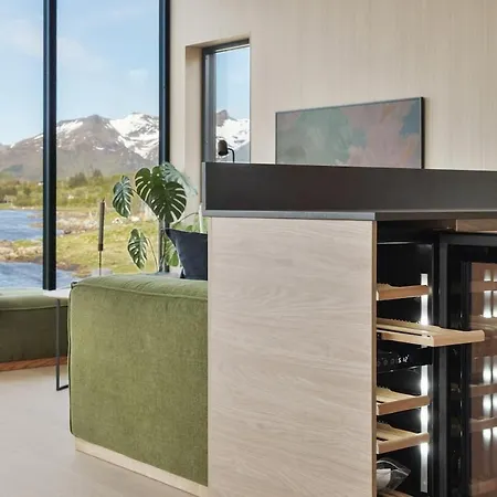 New - Seafront Luxury Near Henningsvaer