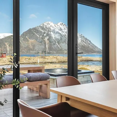 New - Seafront Luxury Near Henningsvaer *