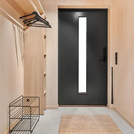 Villa New - Seafront Luxury Near Henningsvaer *