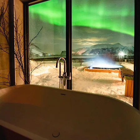Villa Seafront Luxury Near Henningsvaer Kleppstad