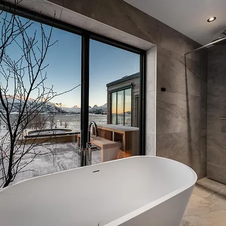 New - Seafront Luxury Near Henningsvaer Kleppstad