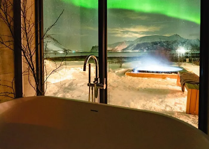 Villa Seafront Luxury Near Henningsvaer Kleppstad
