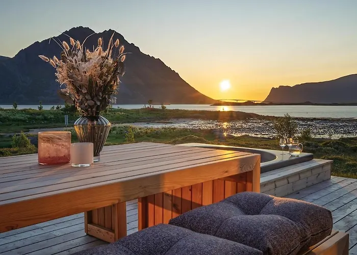 Seafront Luxury Near Henningsvaer Villa