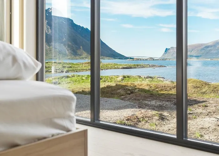 Villa Seafront Luxury Near Henningsvaer