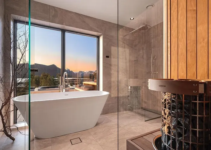 Villa Seafront Luxury Near Henningsvaer *