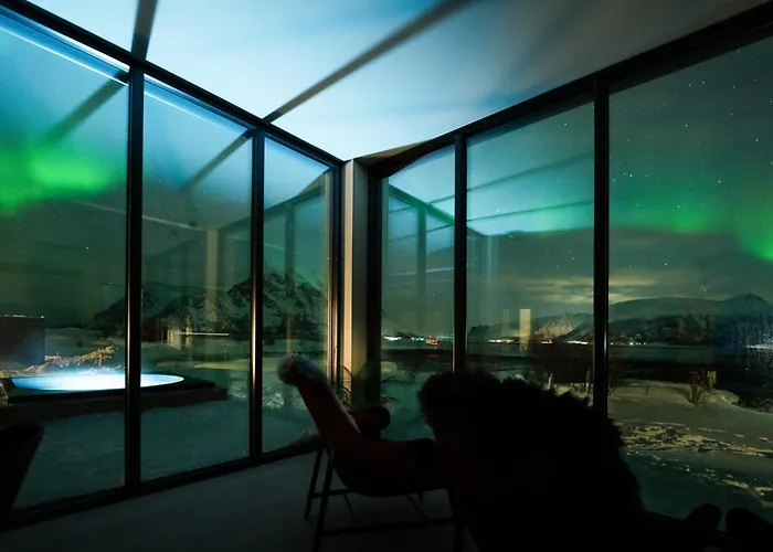 Seafront Luxury Near Henningsvaer Villa *